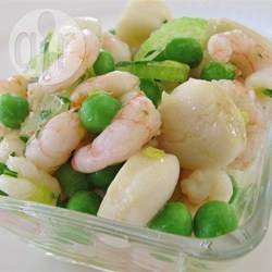 Salade van coquilles en garnalen recept