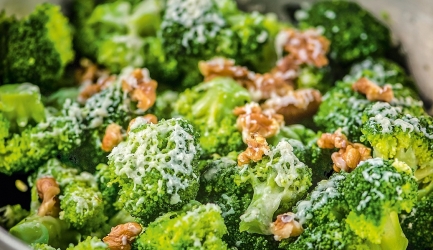 Supersnelle broccoli met roquefort en walnoten recept