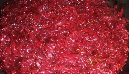 Rode kool met cranberries en rozijnen recept