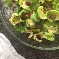 Spruitenbladsalade met maple-dijondressing recept