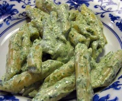 Penne agli spinaci con mozzarella recept