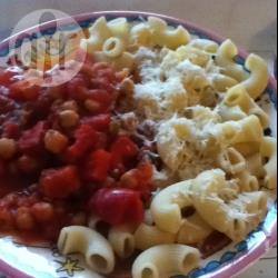 Vegetarische pastasaus met kikkererwten recept