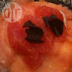 Salade met gerookte zalm en grapefruit recept