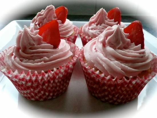 Cupcakje aardbeien topping recept