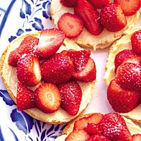 Beschuitje met vanilleboter en aardbeien recept