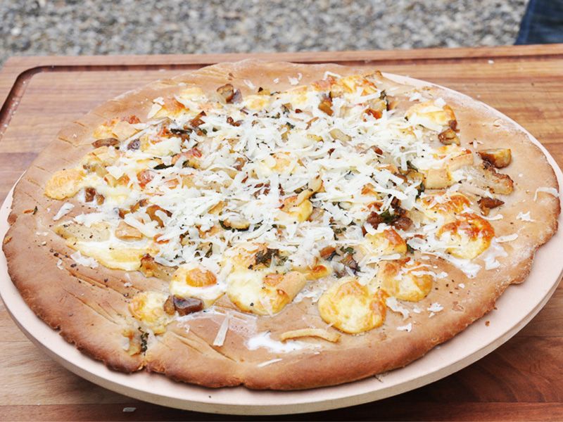 Recept 'pizza met pecorino toscano en lardo di colonnata'