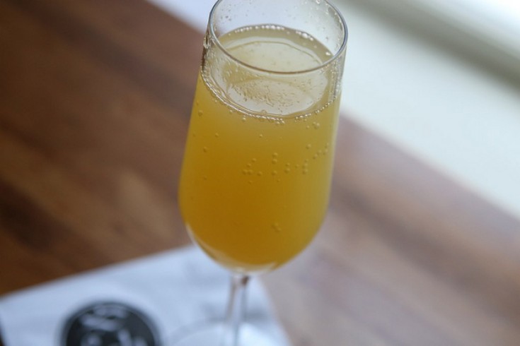 Zo maak je heerlijk frisse mimosa's