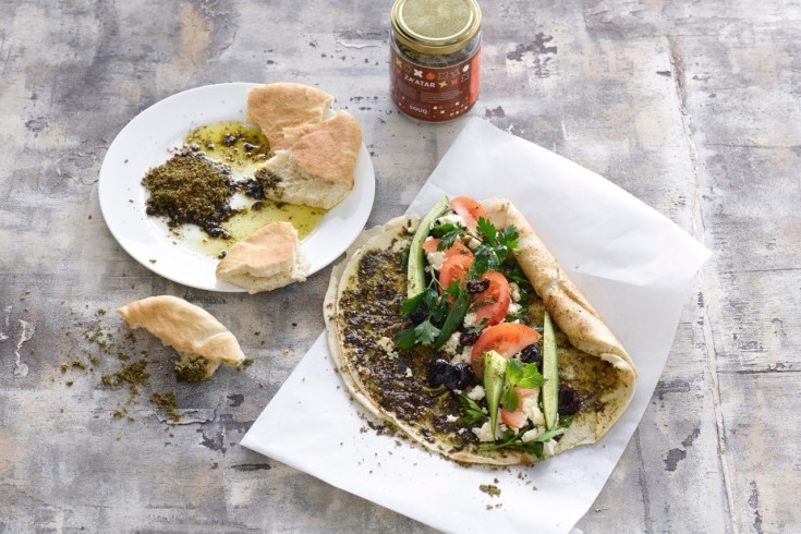 Flatbread sandwich met pita en palestijnse za'atar