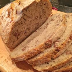 Knapperig brood met lijnzaad en pecannoten recept