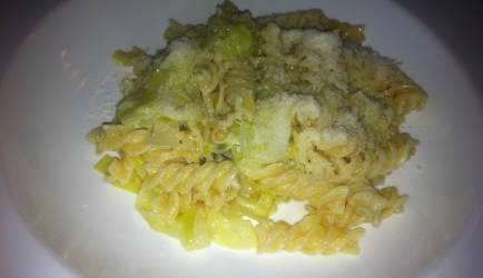 Fusilli met savooiekool en pijnboompitten. (fusilli alle verze e pinoli ...