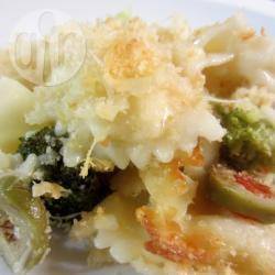 Ovenschotel met farfalle, broccoli en kaas recept