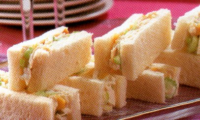 Sandwiches met kip en amandelen recept