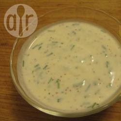 Yoghurt-bieslookdressing recept