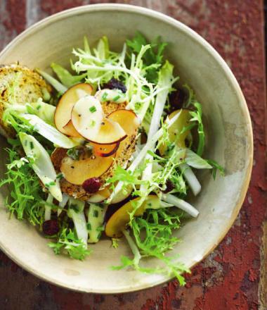 Recept 'salade met blauwe pruimen en geitenkaasdressing'