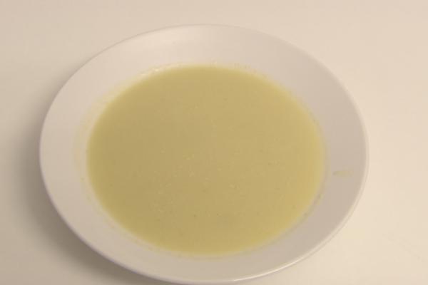 Courgettesoep met gorgonzola