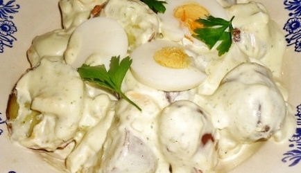 Griekse aardappelsalade met yoghurt dressing recept