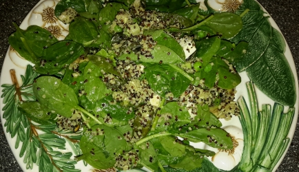 Quinoa met groente en pesto recept