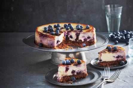 Blauwe-bessencheesecake