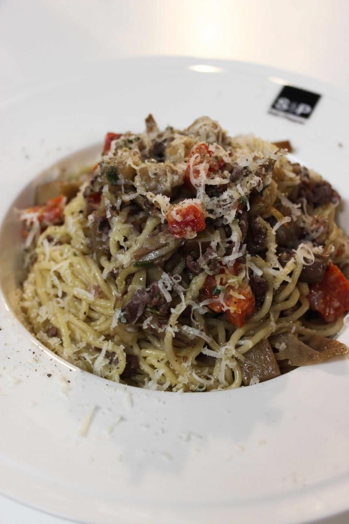 Recept 'spaghetti met gehakt, courgette en aubergine'