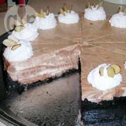 Marmer cheesecake met amandelen en chocolade recept ...