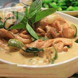 Thaise kip curry met aubergine recept