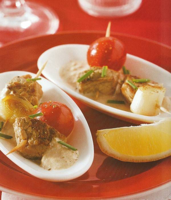 Soort amuse van: mini spiesjes van kipfilet met tonijns recept ...