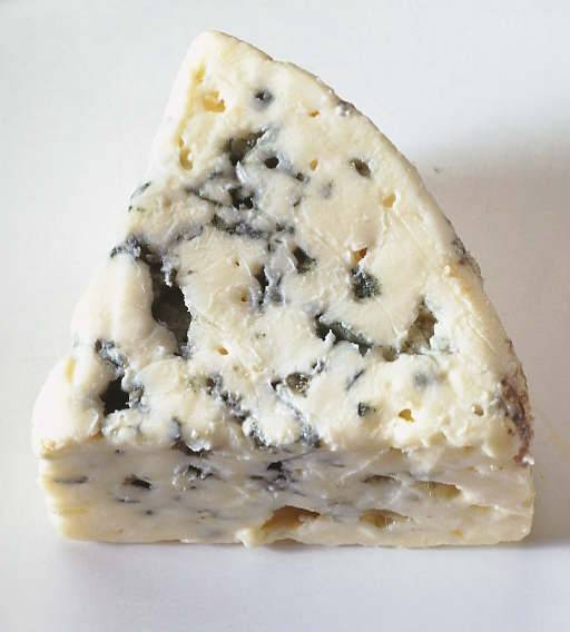 Crostini met blauwe kaas en appel recept