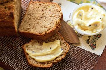 Banaan brood met passievrucht boter recept