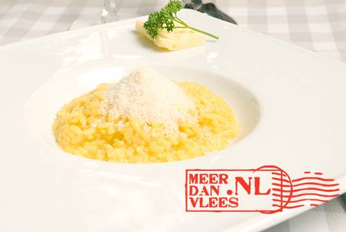 Risotto allo zafferano (aka alla milanese) recept