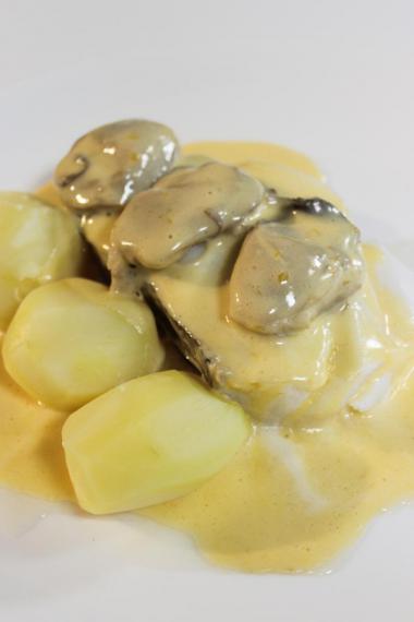 Recept 'gekookte kabeljauw met mousselinesaus en oesters'