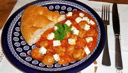 Grieks pittig stoofje met paprika, tomaat en feta recept