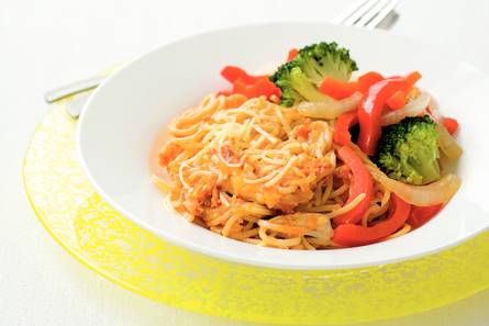 Spaghetti met pesto rosso en broccoli