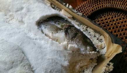 Zeebaars in zoutkorst recept