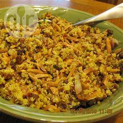 Quinoa met citroensmaak, rozijnen en amandelen recept