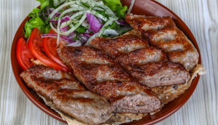 Turks gehakt met frisse salade   recept