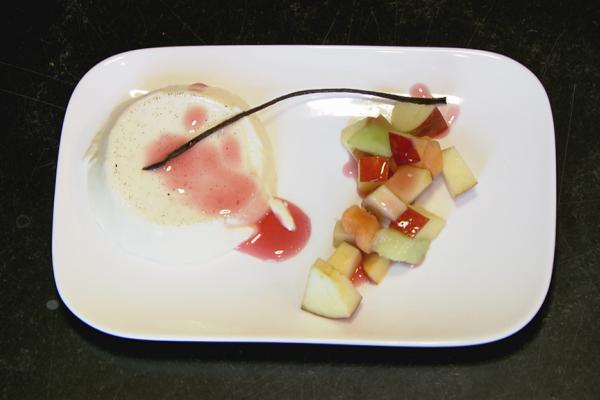 Panna cotta met fruitsalade