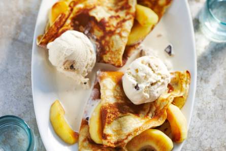 Pannenkoekjes met appel en ijs