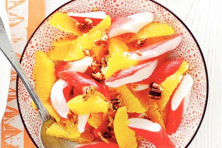 Sinaasappel met surimi en pecannoten