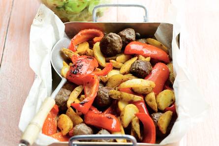 Gehakt, aardappelen en paprika uit de oven