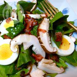 Salade met spinazie, champignons en spekjes recept