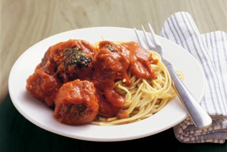 Volkorenspaghetti met spinazie-gehaktballetjes