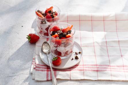 Aardbeien-yoghurtswirl