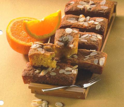 Cakejes met sinaasappel en amandelen. recept