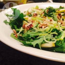 Rucola salade met peer en geitenkaas recept
