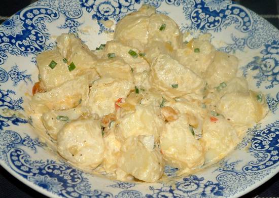 Eenvoudige aardappelsalade met chutney-mayonaise recept ...