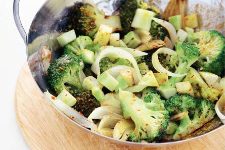 Broccoli met kerrie uit de wok