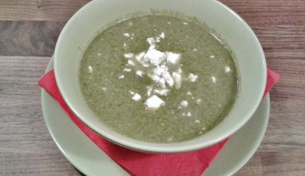 Spinazie-munt soep met feta recept