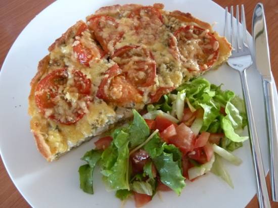 Hartige taart met tomaten, champignons & kaas recept