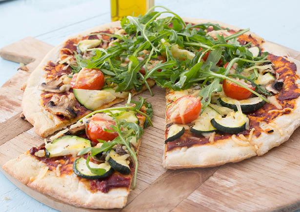 Pizza met verse groenten recept