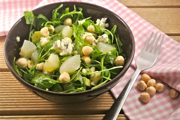 Salade met peer, roquefort en avocado